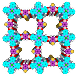 図３　n型二次元高分子及び積層構造